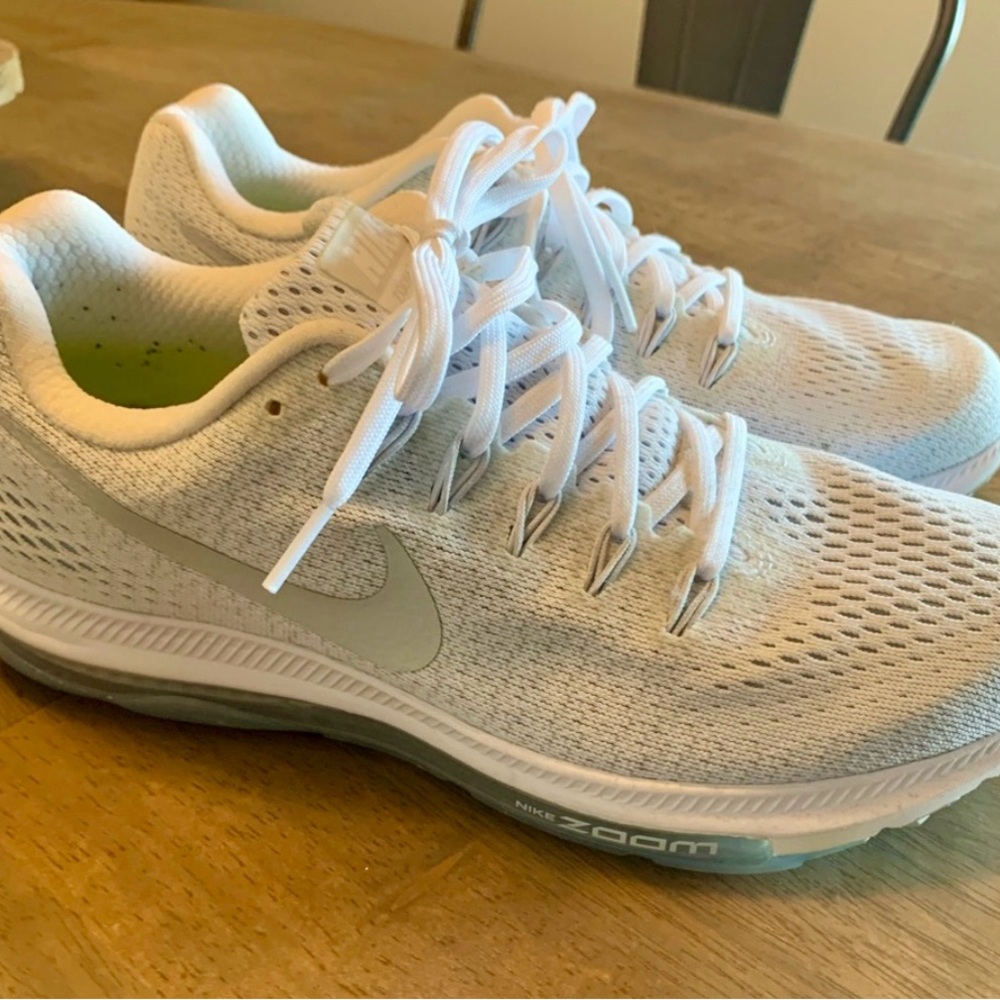 Nike ZOOM White Athletic Shoes